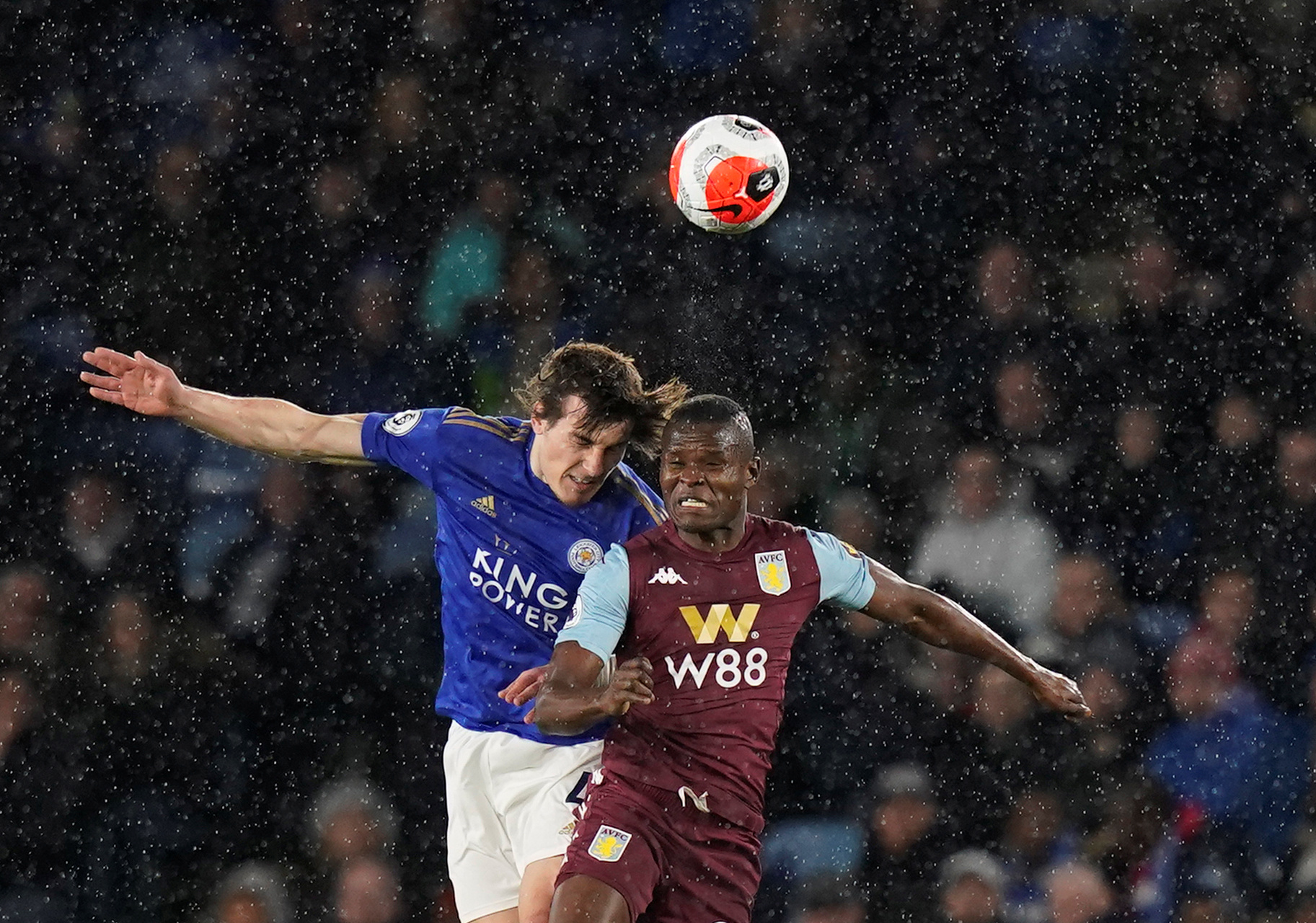 国足在控球 国足在控球