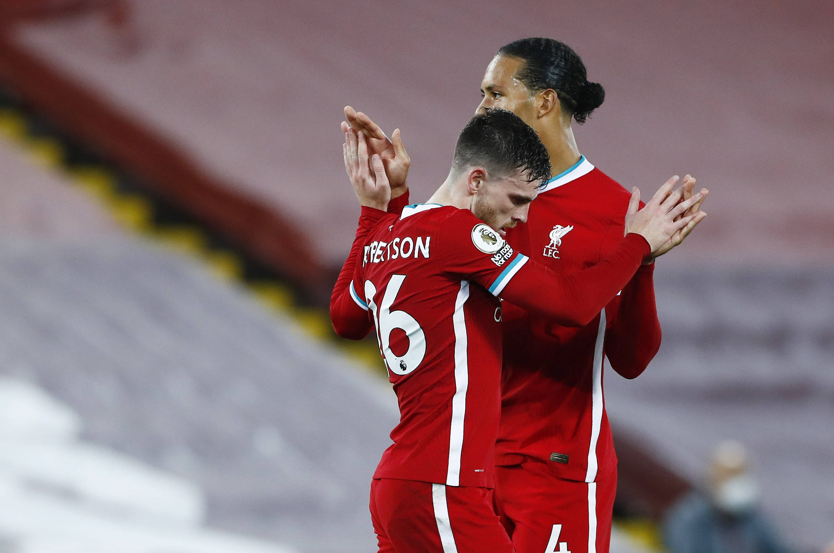 他屡次为球 他屡次为球