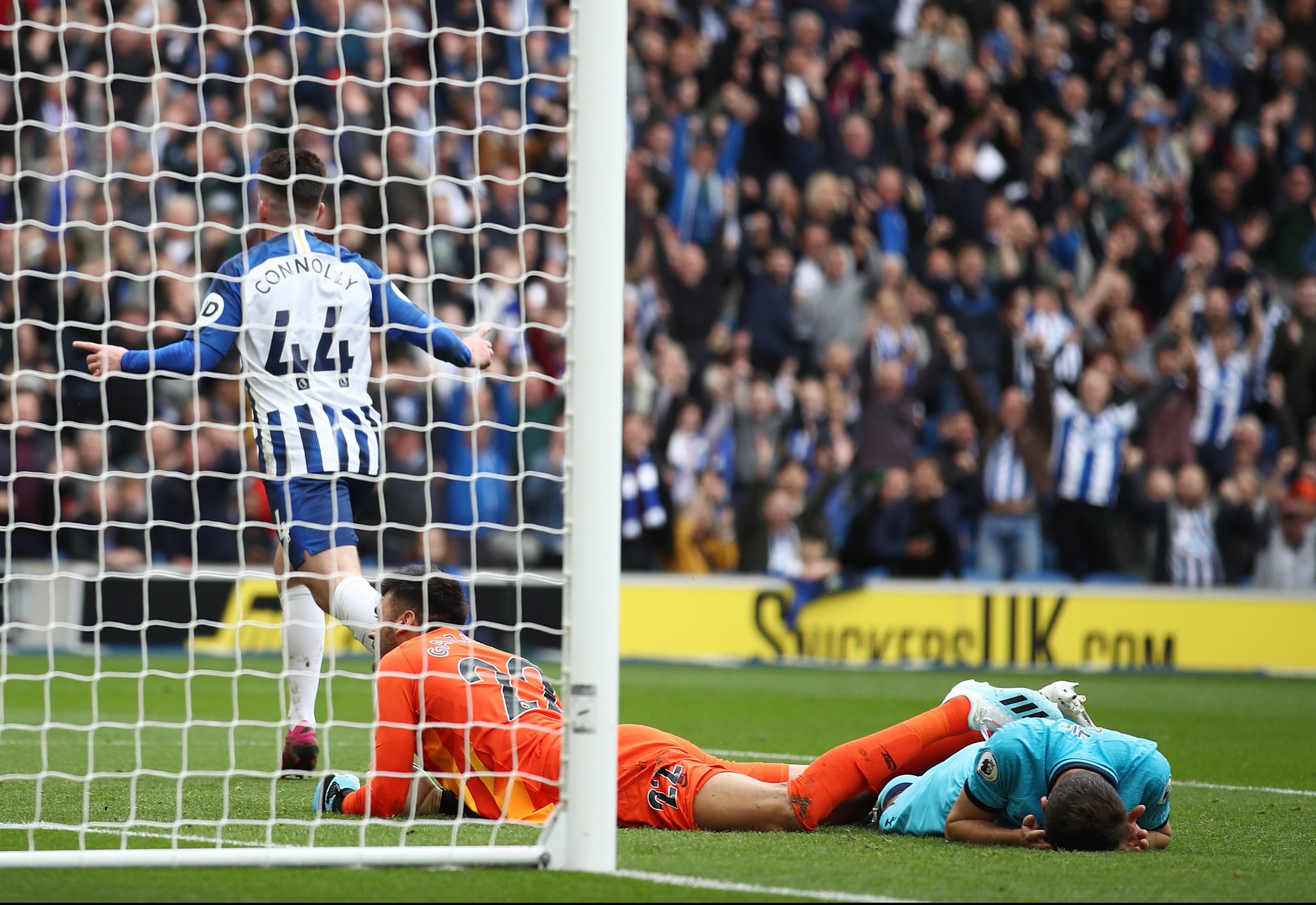 里在球场上 里在球场上